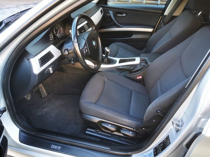 BMW 318 2009