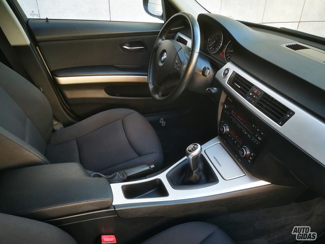BMW 318 2009