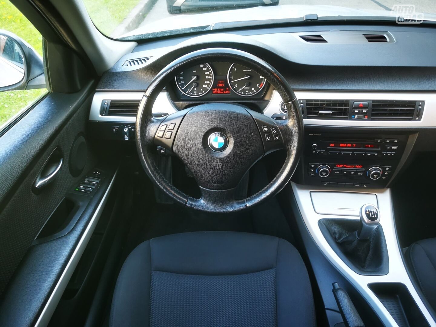 BMW 318 2009