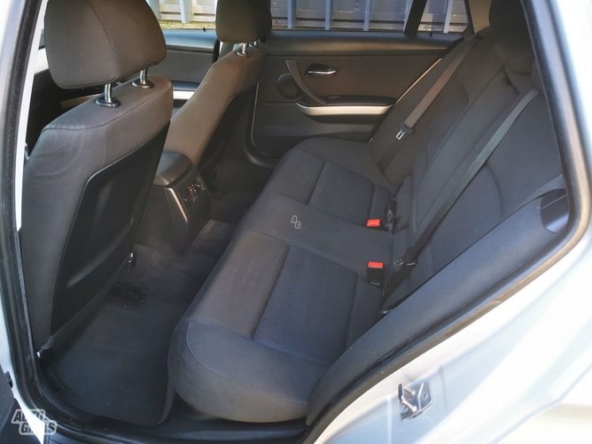 BMW 318 2009