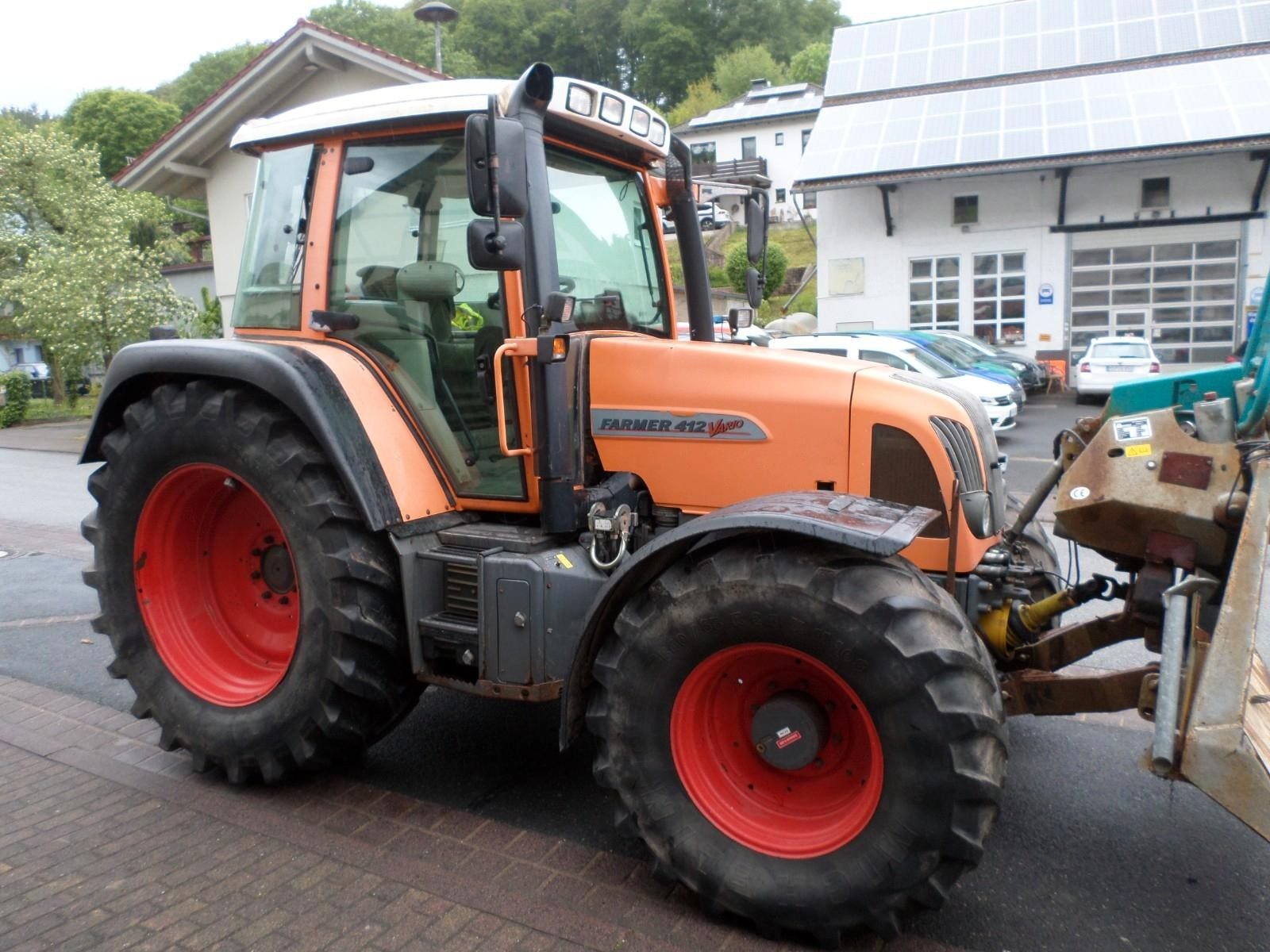 Fendt 412 Vario — Klima, priekinė hidraulika, prie