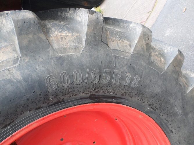 Fendt 412 Vario — Klima, priekinė hidraulika, prie