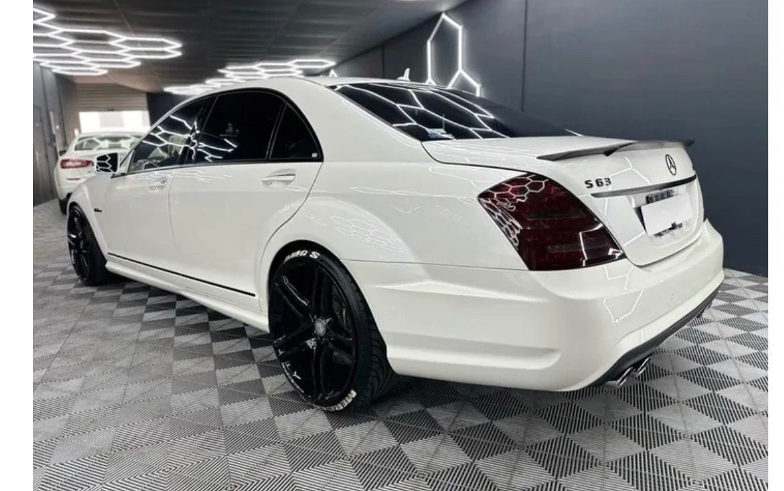 Mercedes-Benz S-Class 2010