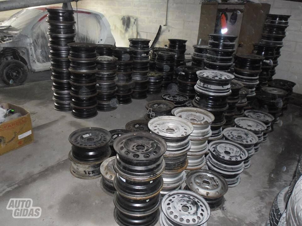 Audi lengvojo lydinio ratlankiai R15 5x112 ET45, komplektas