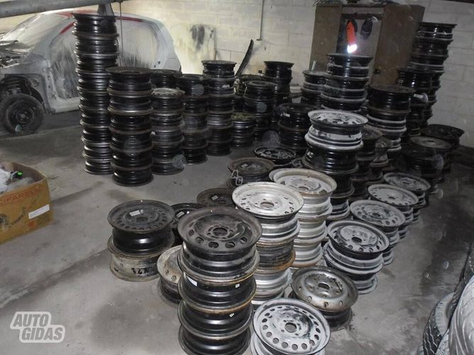 Audi lengvojo lydinio ratlankiai R15 5x112 ET45, komplektas