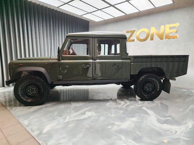 Land Rover Defender 2002
