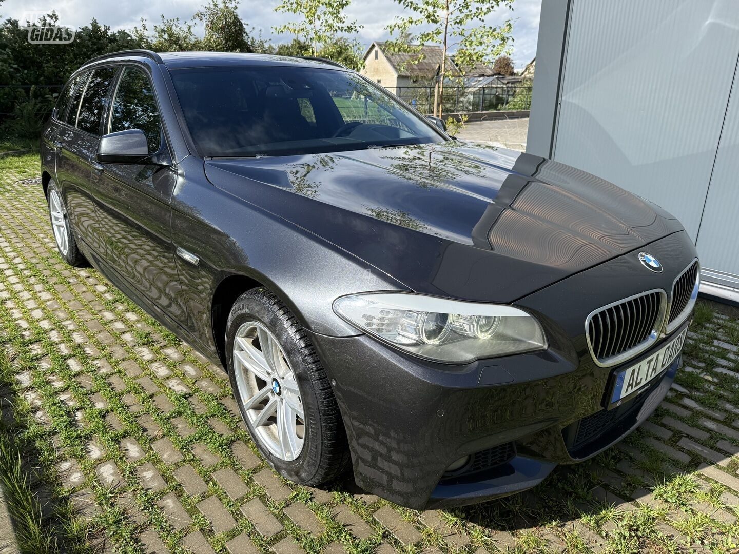 BMW 5 Series 2011
