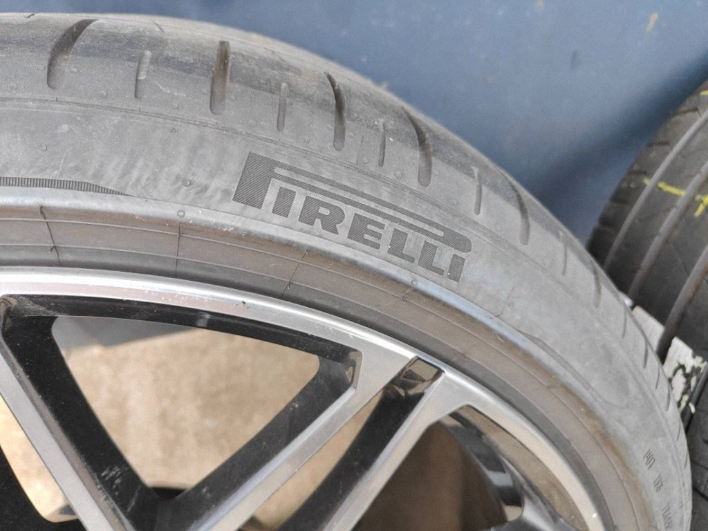 BMW X5M X6M Competition M818 R21 ratlankiai su padangomis