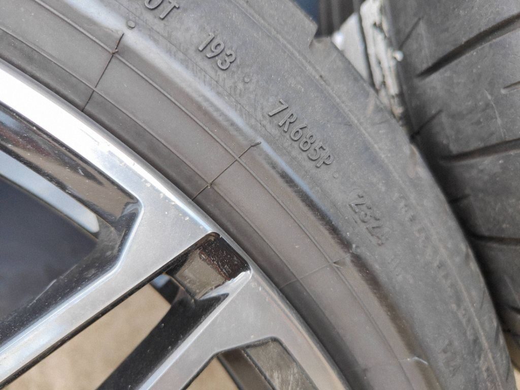 BMW X5M X6M Competition M818 R21 ratlankiai su padangomis