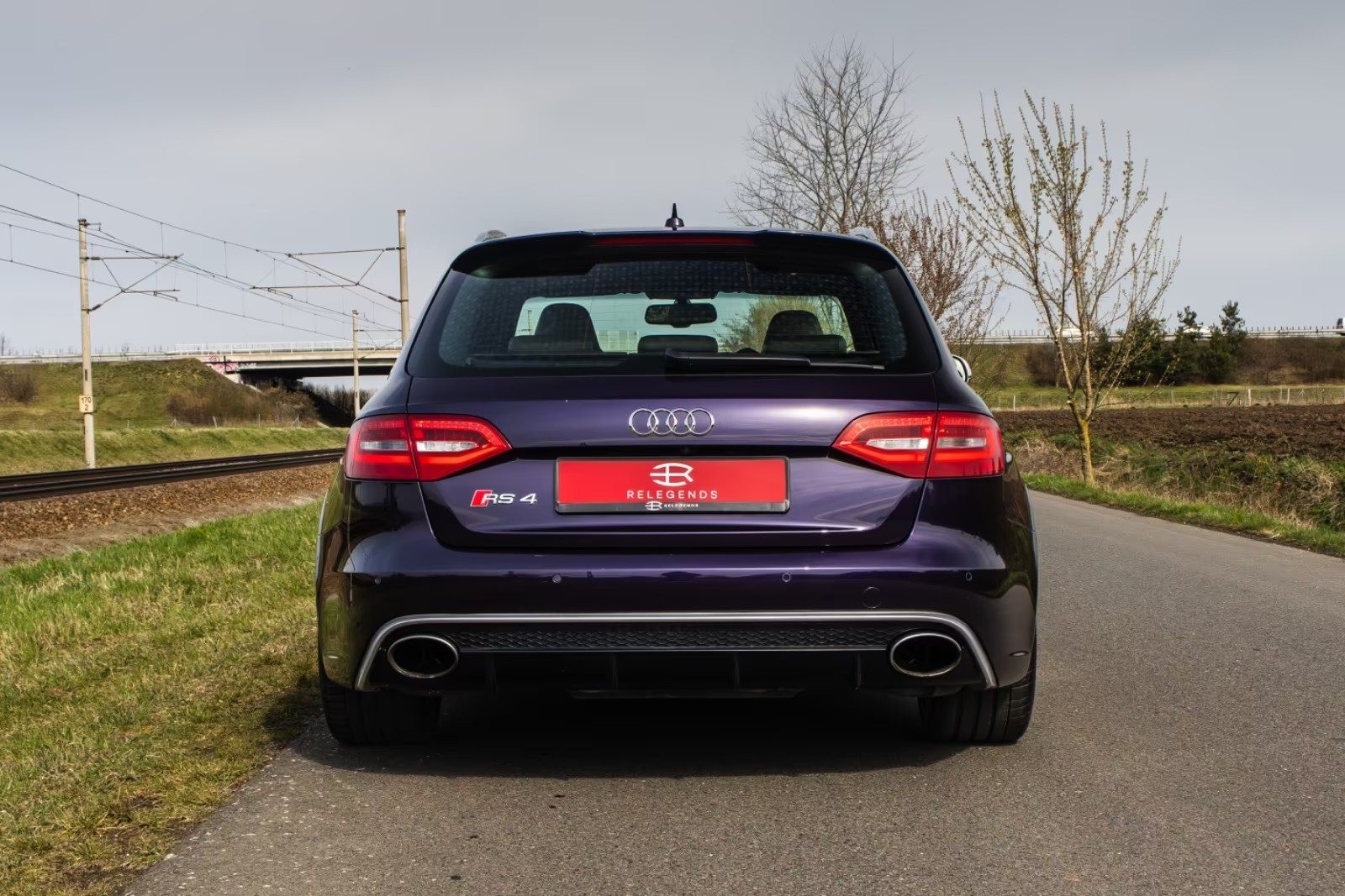 Audi RS4 2013