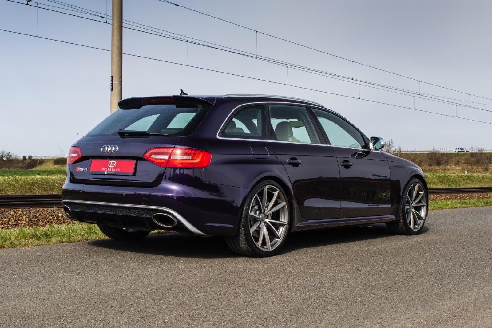 Audi RS4 2013