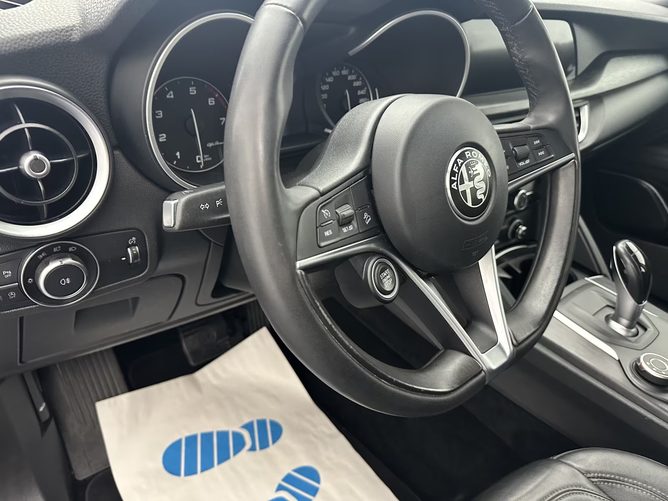 Alfa Romeo Stelvio 2017