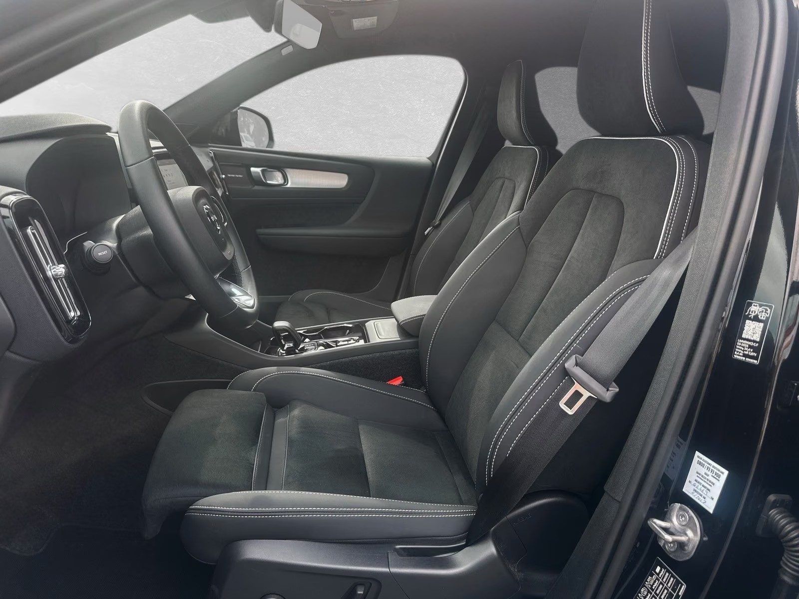 Volvo XC40 2025