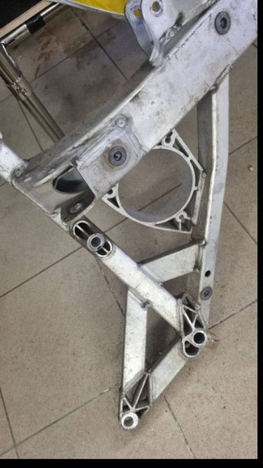 BMW M3 F80 M4 F82 aliuminis priekinis posemis (traversa) su stabilizatoriumi