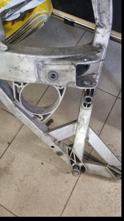 BMW M3 F80 M4 F82 aliuminis priekinis posemis (traversa) su stabilizatoriumi