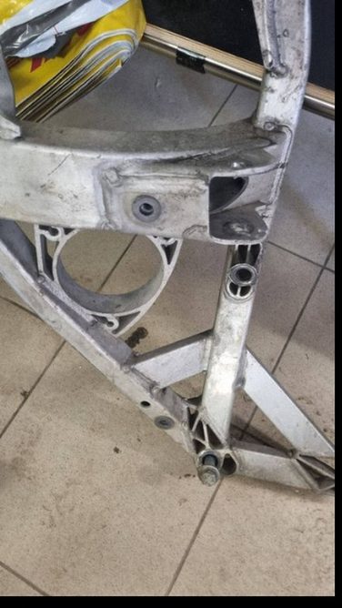 BMW M3 F80 M4 F82 aliuminis priekinis posemis (traversa) su stabilizatoriumi