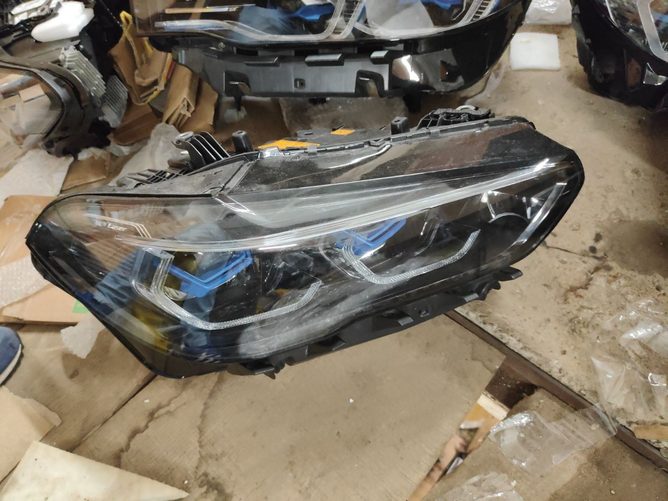 BMW X5 G05 Shadow Line lazeriniu priekiniu zibintu komplektas